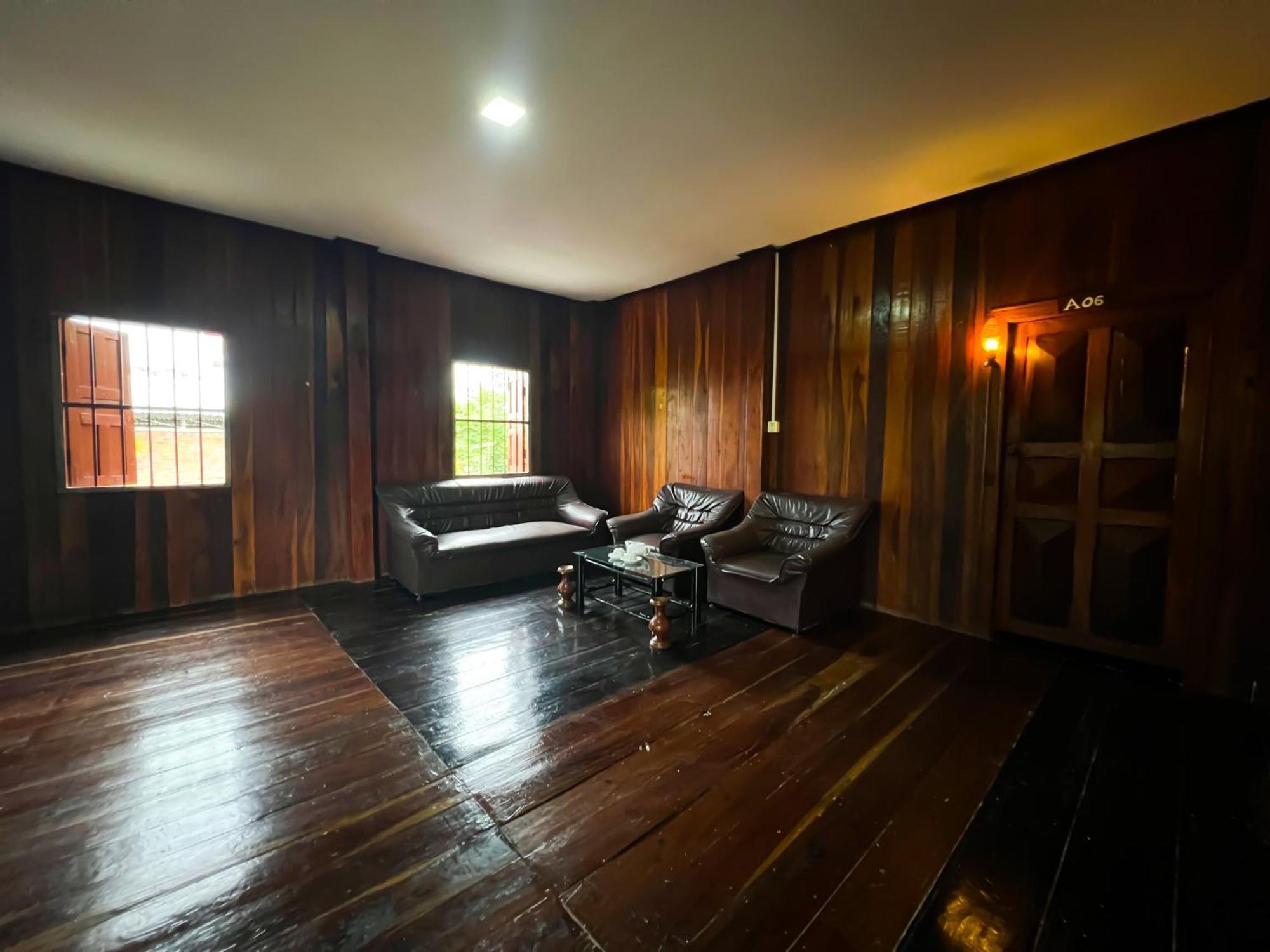 Lotus Blanc Homestay Villa Баттамбанг Экстерьер фото