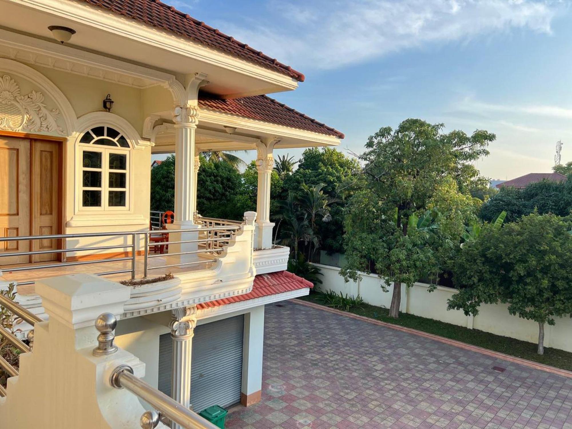 Lotus Blanc Homestay Villa Баттамбанг Экстерьер фото