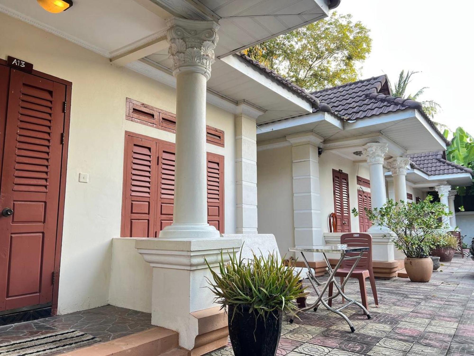 Lotus Blanc Homestay Villa Баттамбанг Экстерьер фото