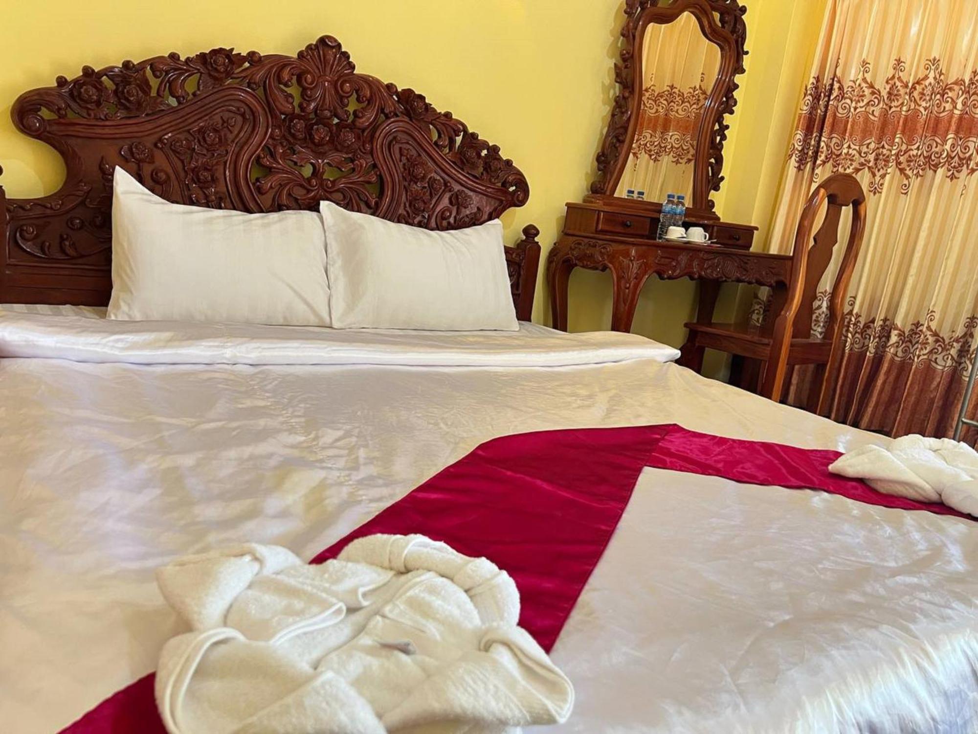 Lotus Blanc Homestay Villa Баттамбанг Экстерьер фото